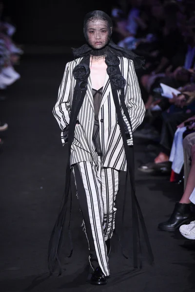 Look 22
